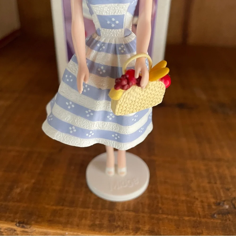 Hallmark Keepsake Suburban Shopper Midge Barbie 35th Anniversary Ornament 1998